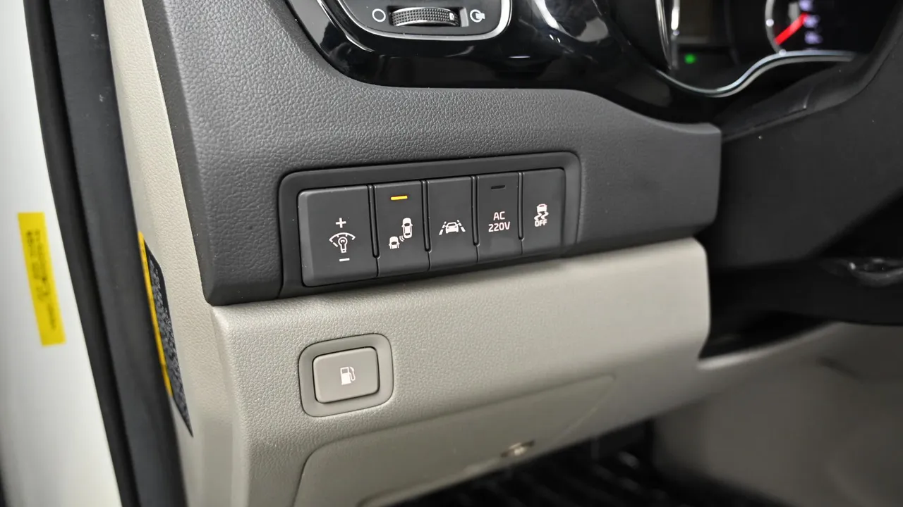 Kia Carnival — miniaturë 17