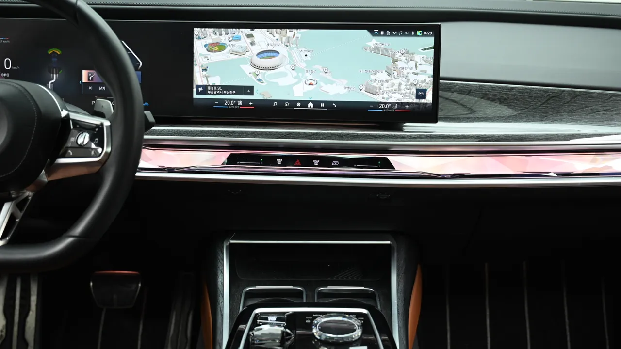BMW 7er — miniaturë 23