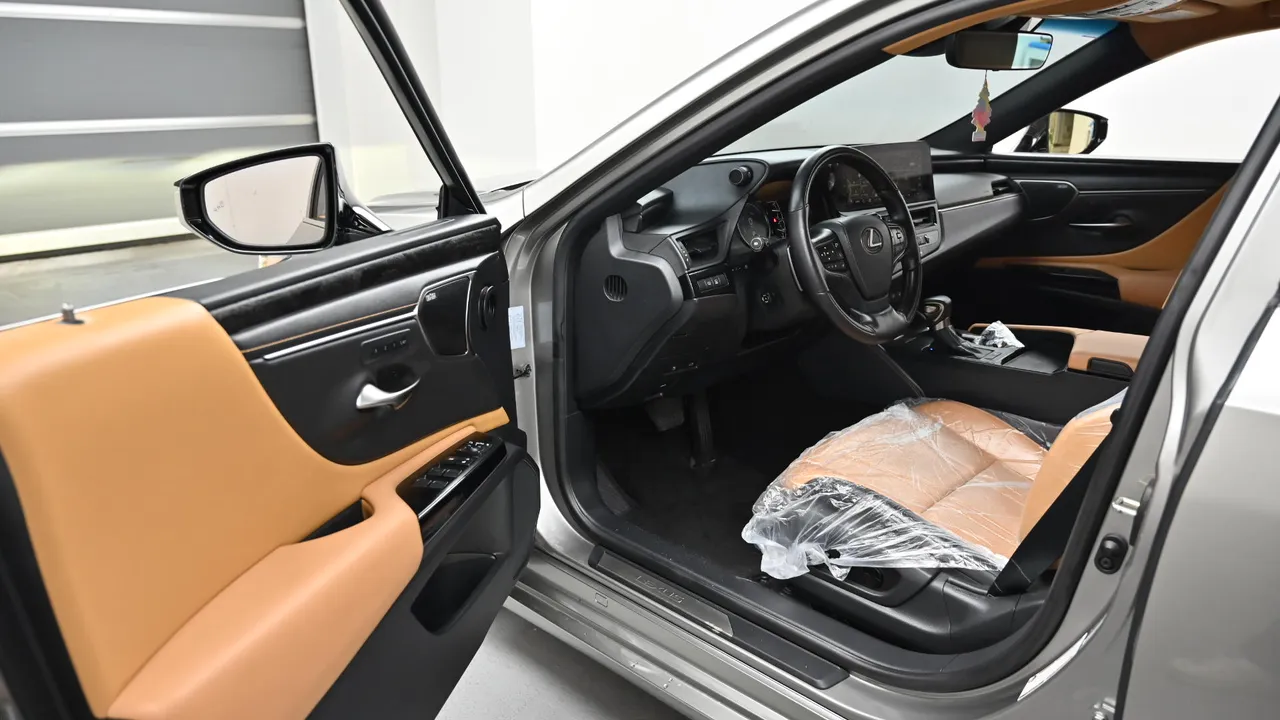 Lexus ES — miniaturë 11