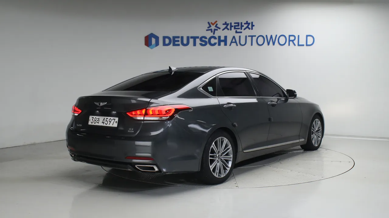 Genesis G80 — miniaturë 2