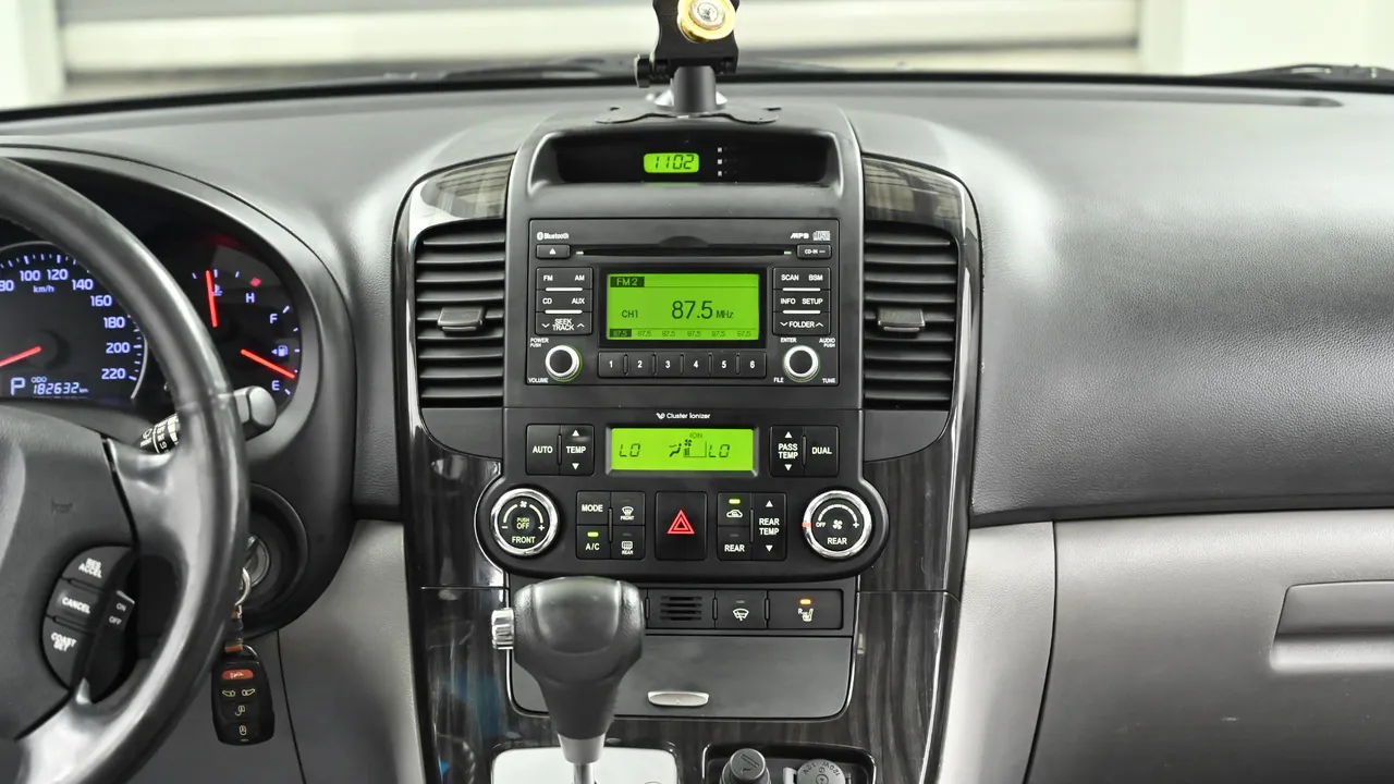 Kia Carnival — miniaturë 14