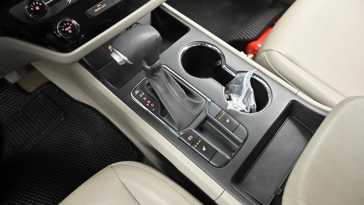 Kia Carnival — miniaturë 9