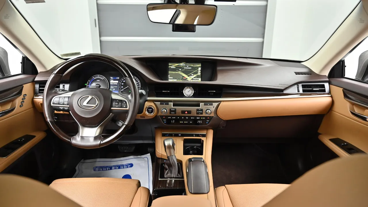 Lexus ES — miniaturë 7