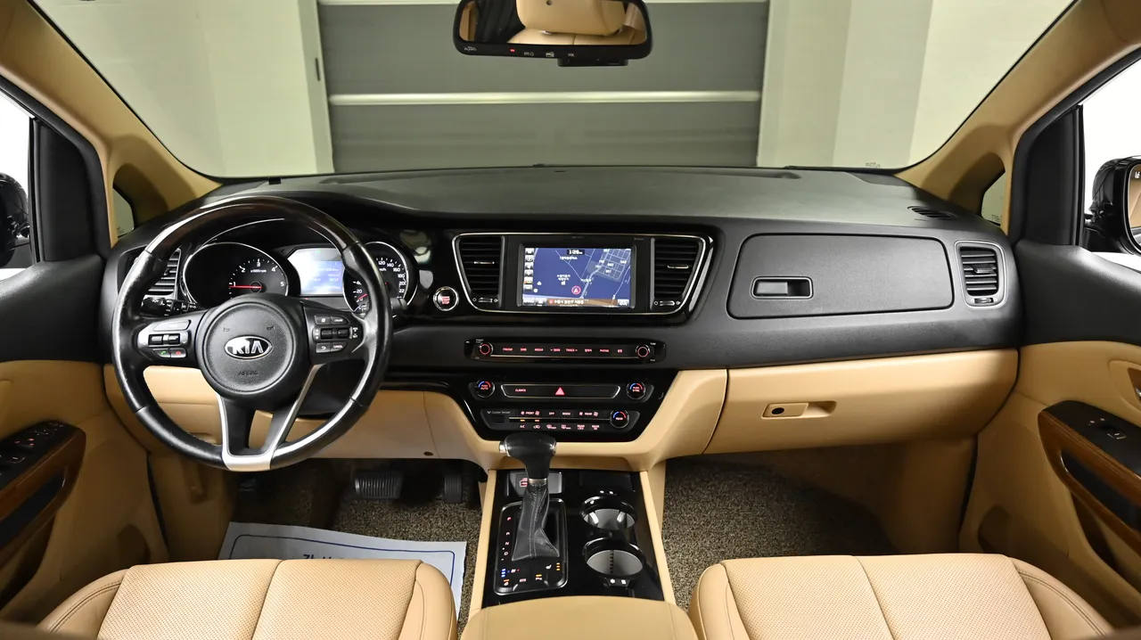 Kia Carnival — miniaturë 7