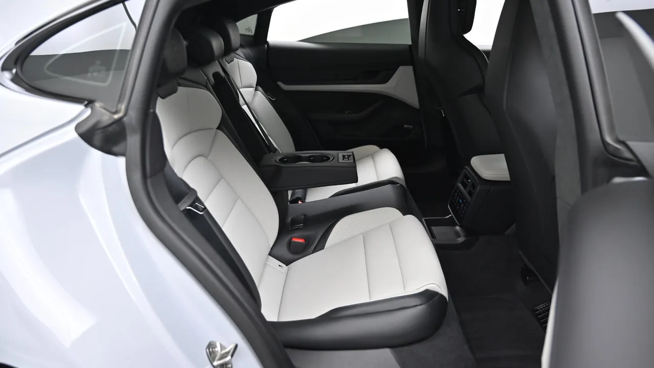 Porsche Taycan — miniaturë 21