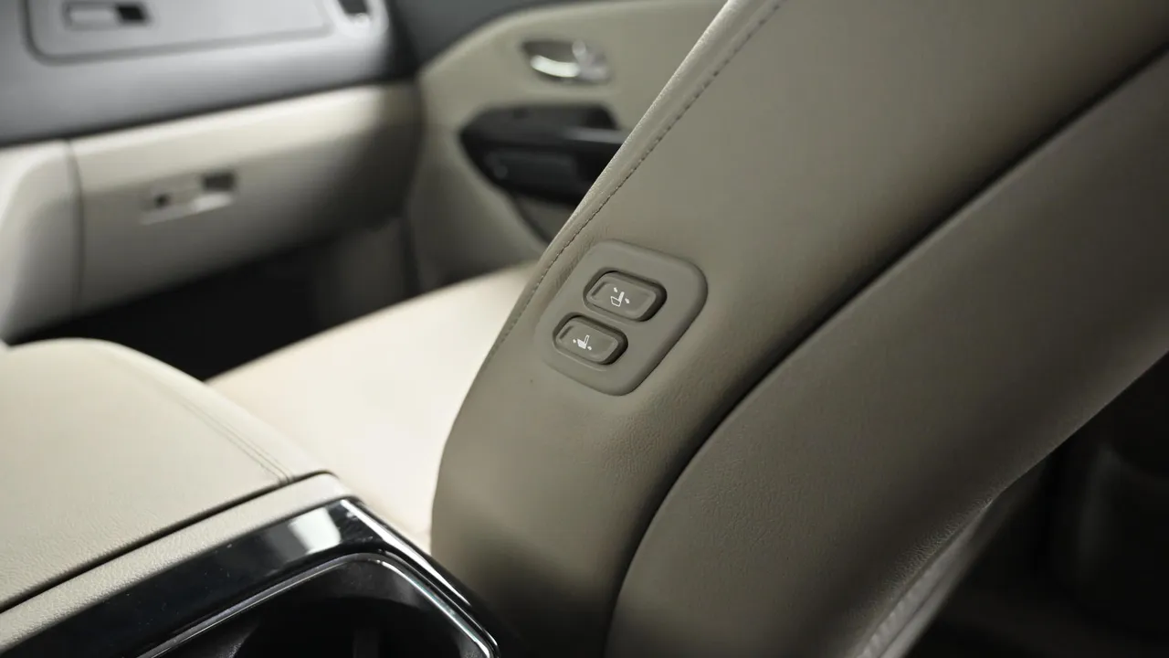 Kia Carnival — miniaturë 18