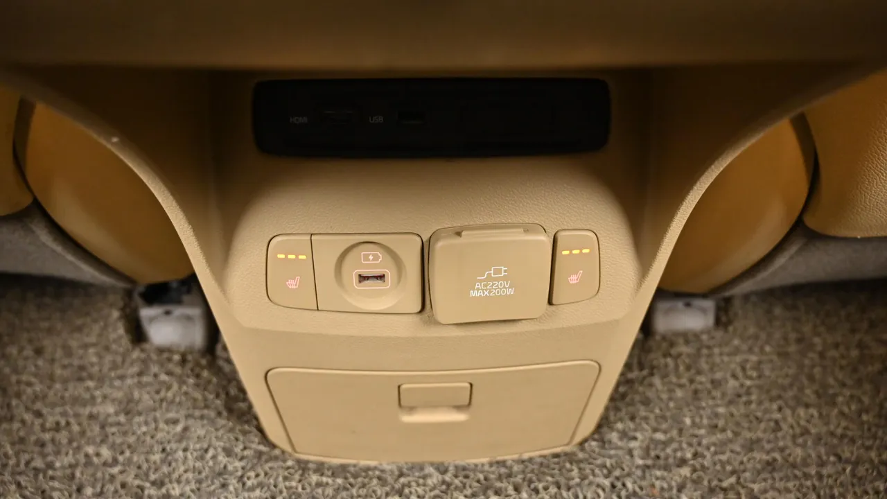 Kia Carnival — miniaturë 16
