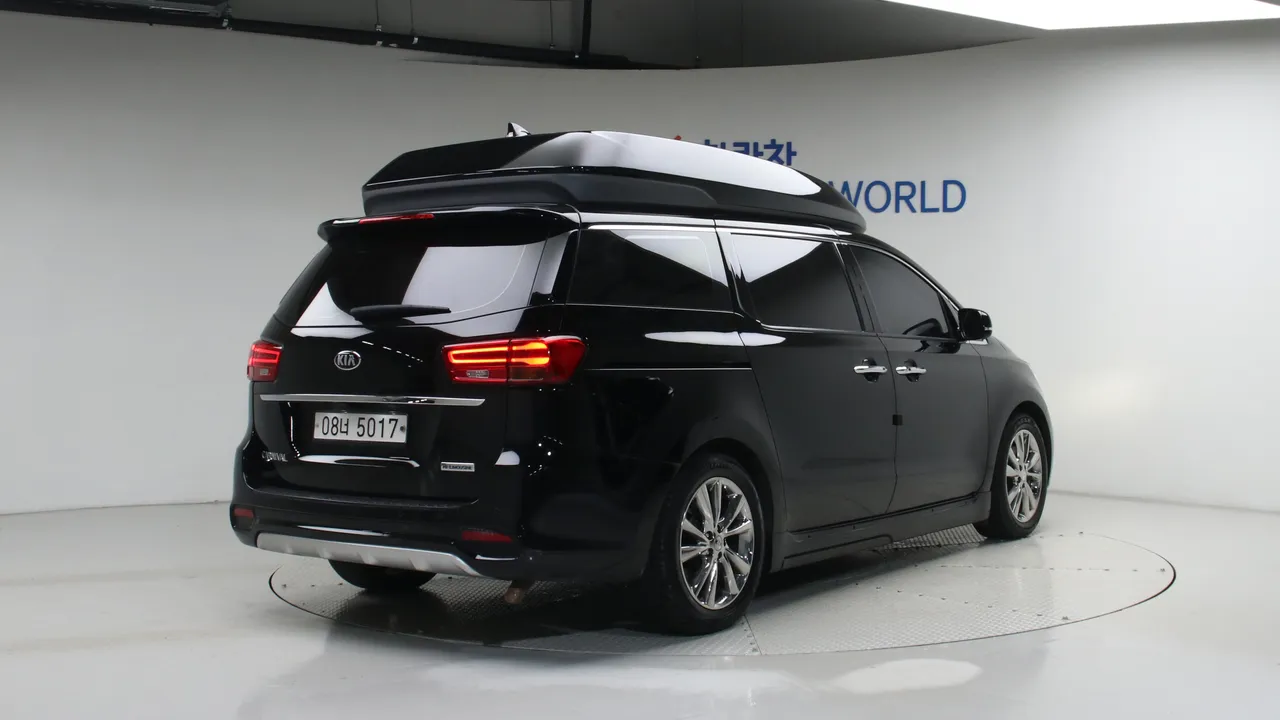 Kia Carnival — miniaturë 2