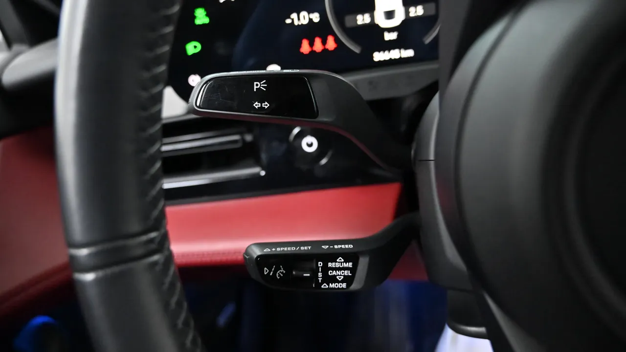 Porsche Taycan — miniaturë 27