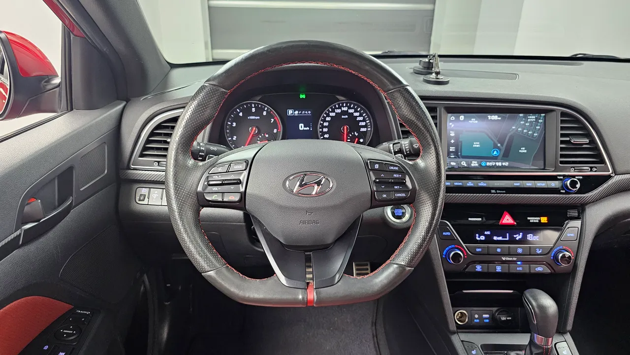 Hyundai Avante — miniaturë 13