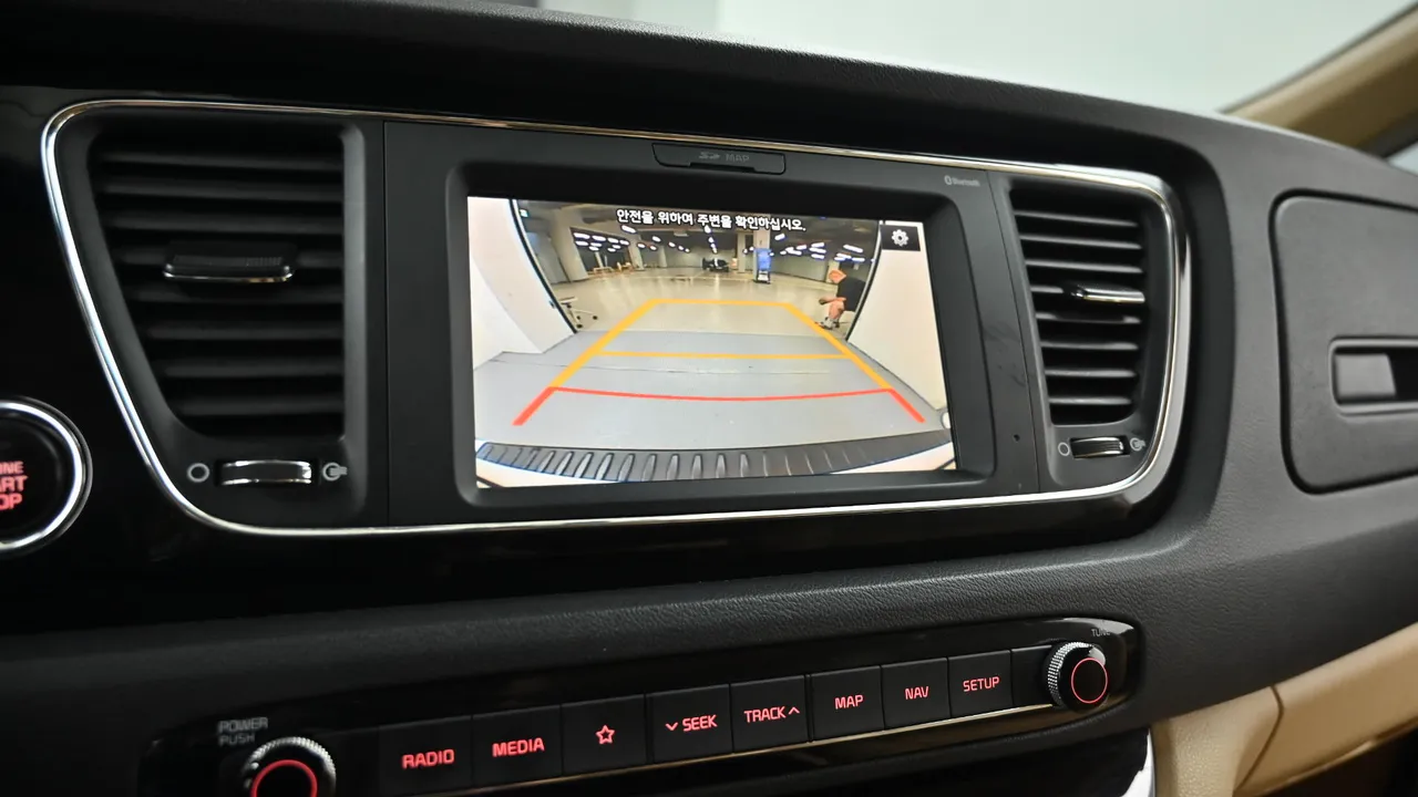 Kia Carnival — miniaturë 15