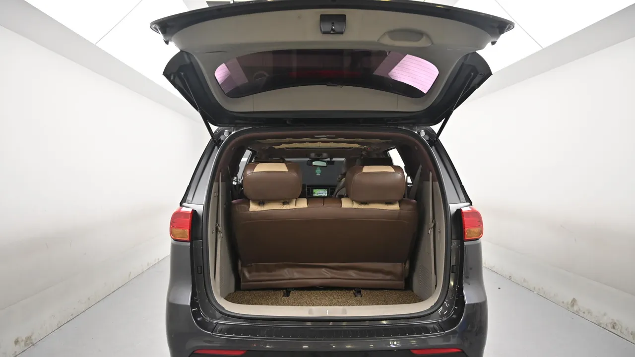 Kia Carnival — miniaturë 19