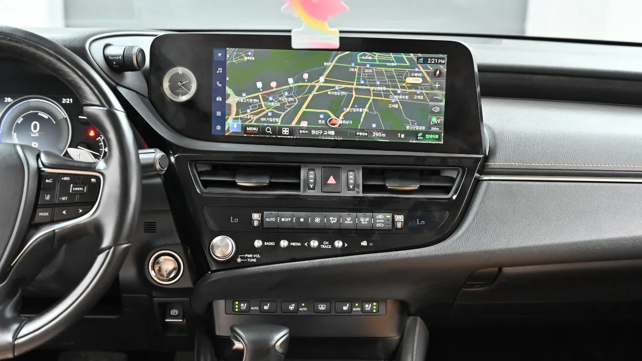 Lexus ES — miniaturë 14