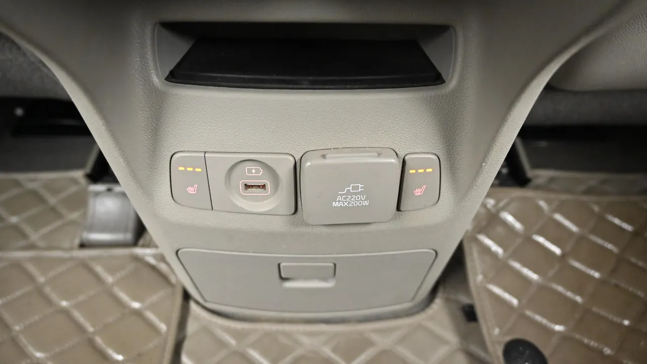 Kia Carnival — miniaturë 16