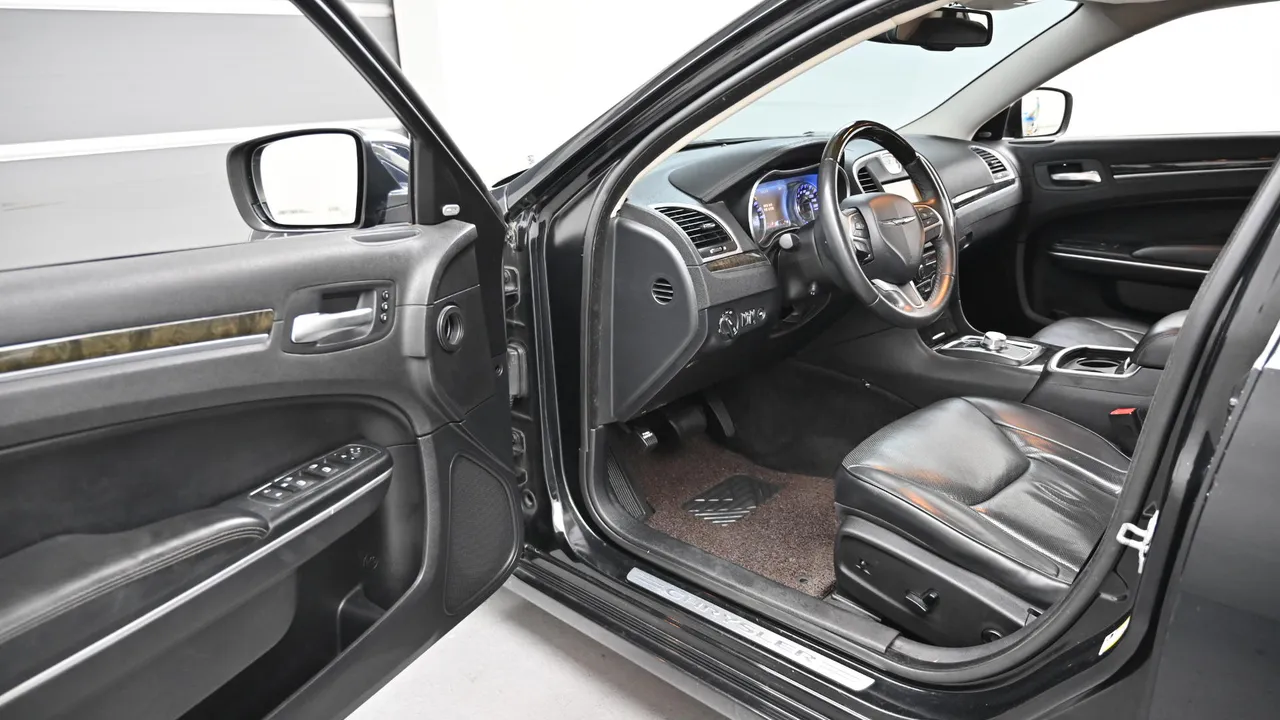 Chrysler 300C — miniaturë 11