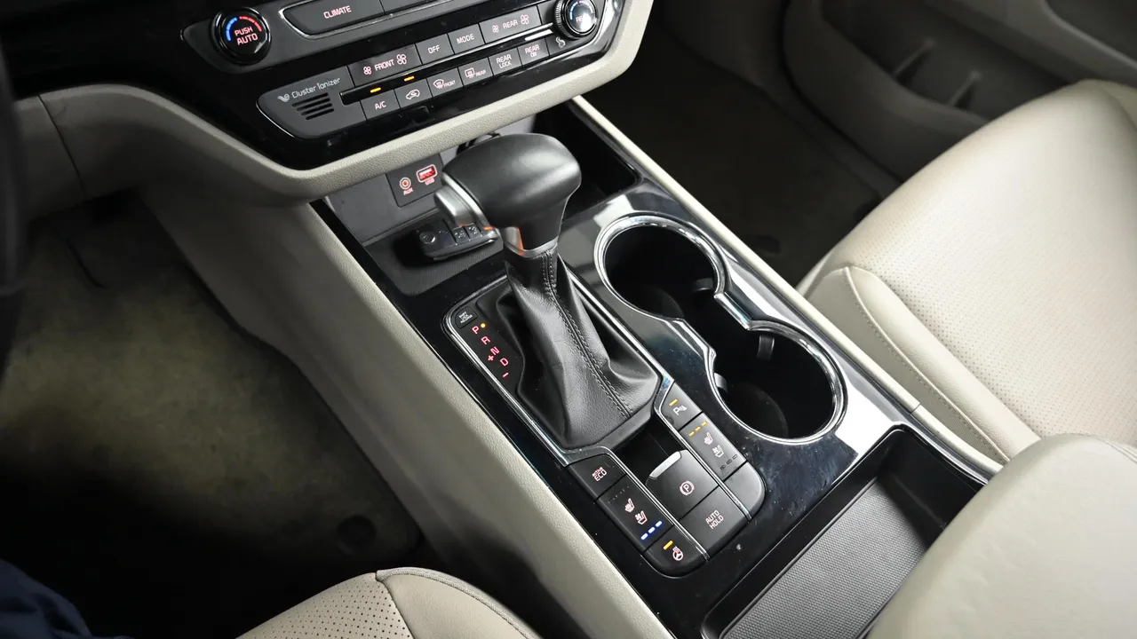 Kia Carnival — miniaturë 9