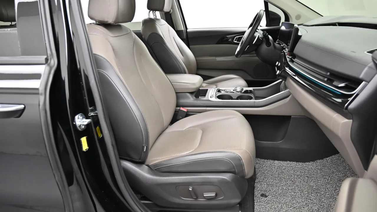 Kia Carnival — miniaturë 10