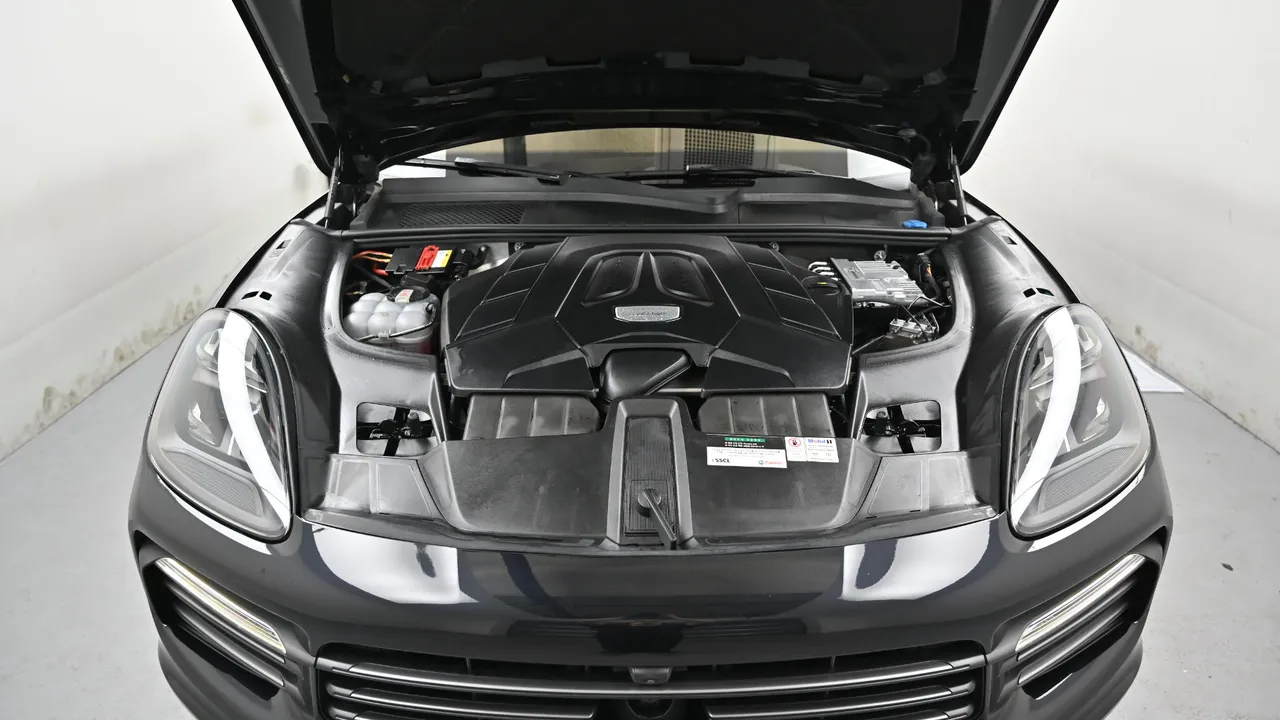 Porsche Cayenne — miniaturë 6