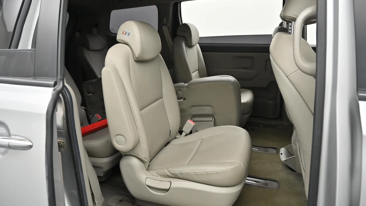 Kia Carnival — miniaturë 12
