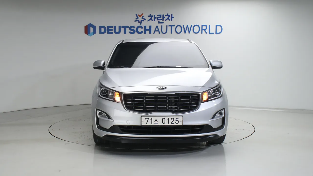 Kia Carnival — miniaturë 3