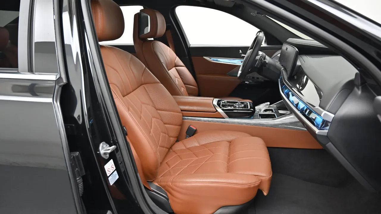 BMW 7er — miniaturë 10