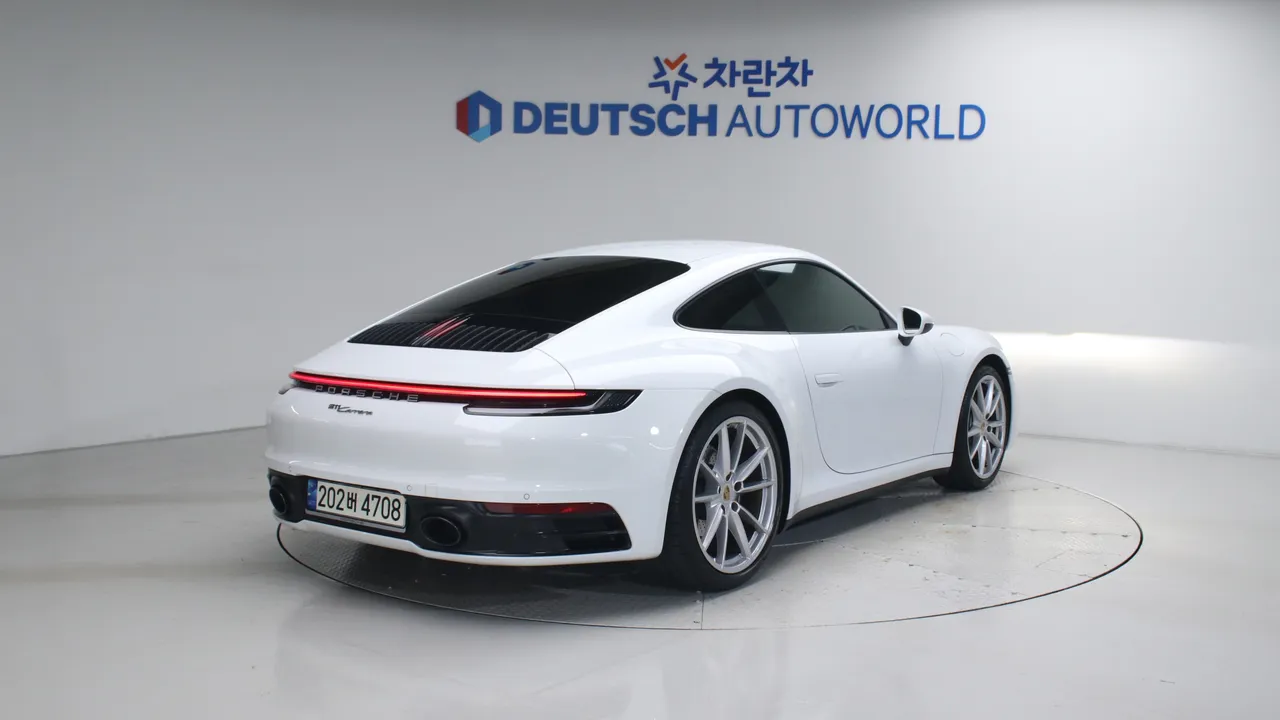 Porsche 911 (992) Carrera