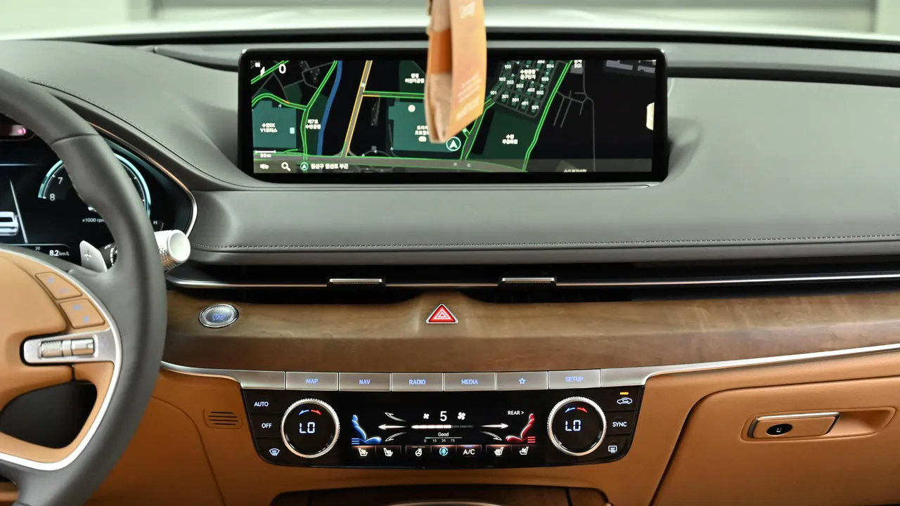 Genesis G80 — miniaturë 14