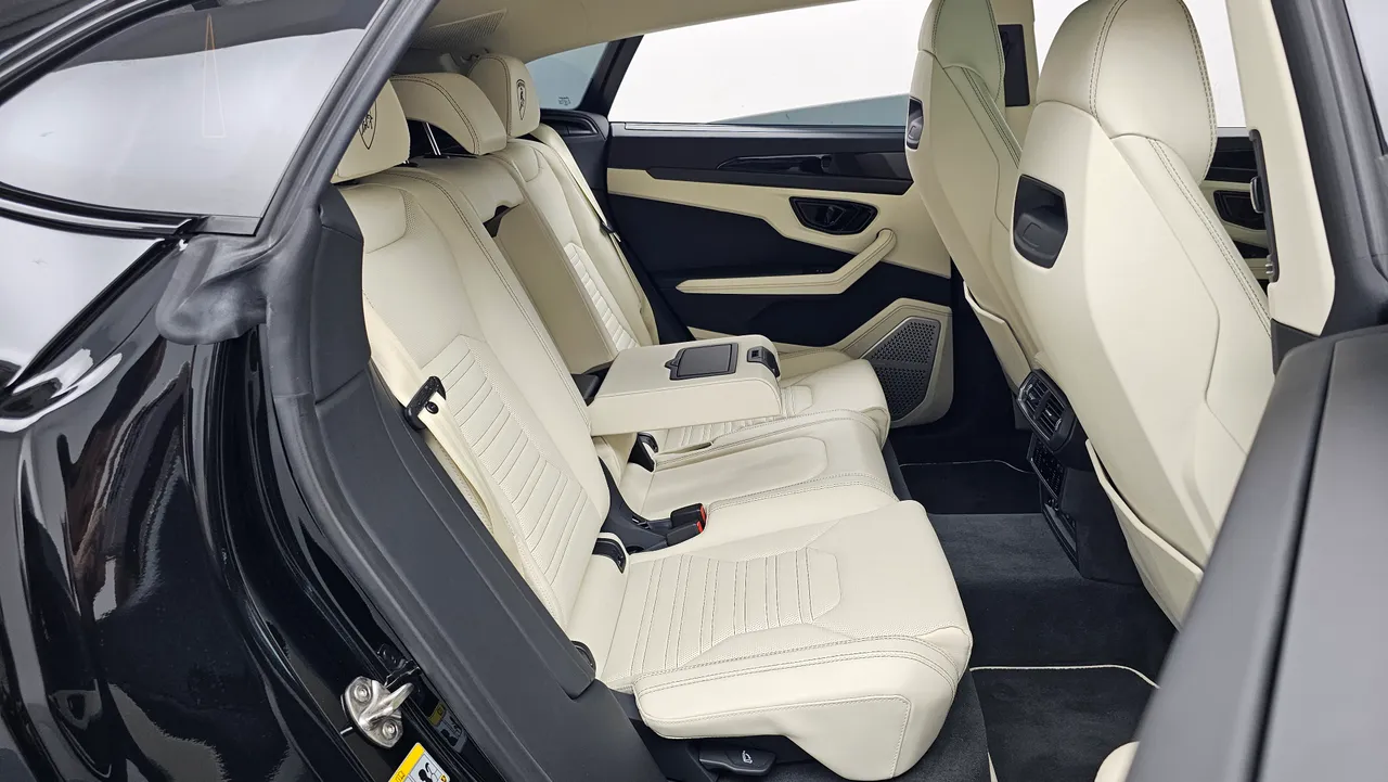 Lamborghini Urus — miniaturë 12