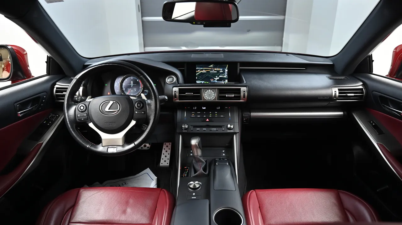 Lexus IS — miniaturë 7