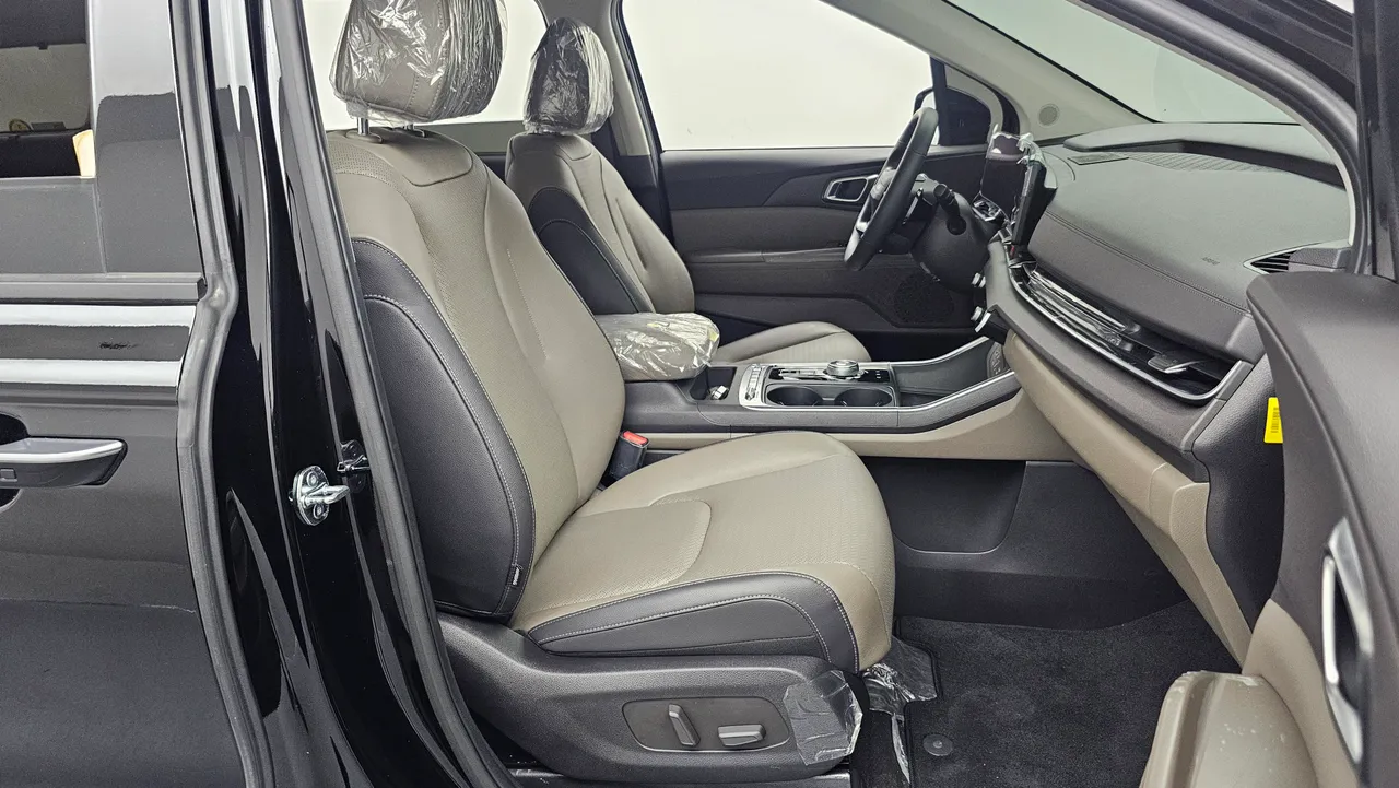 Kia Carnival — miniaturë 10