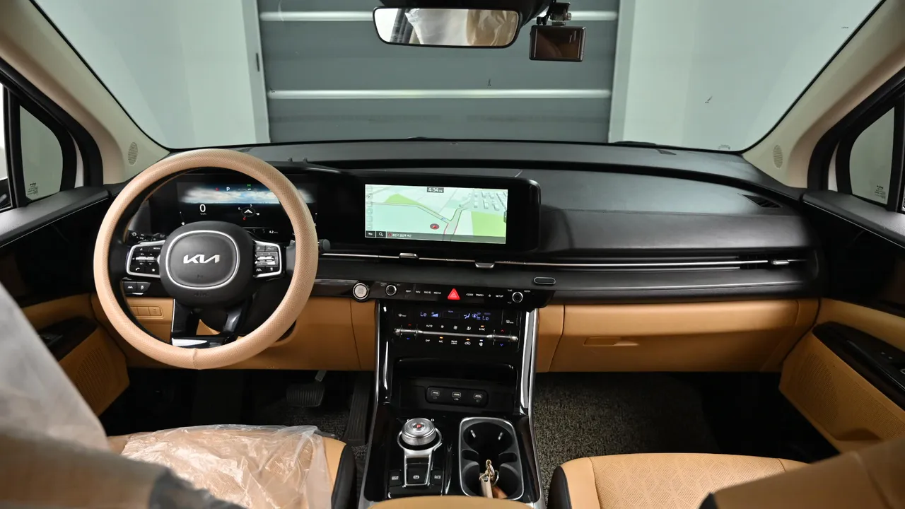 Kia Carnival — miniaturë 7