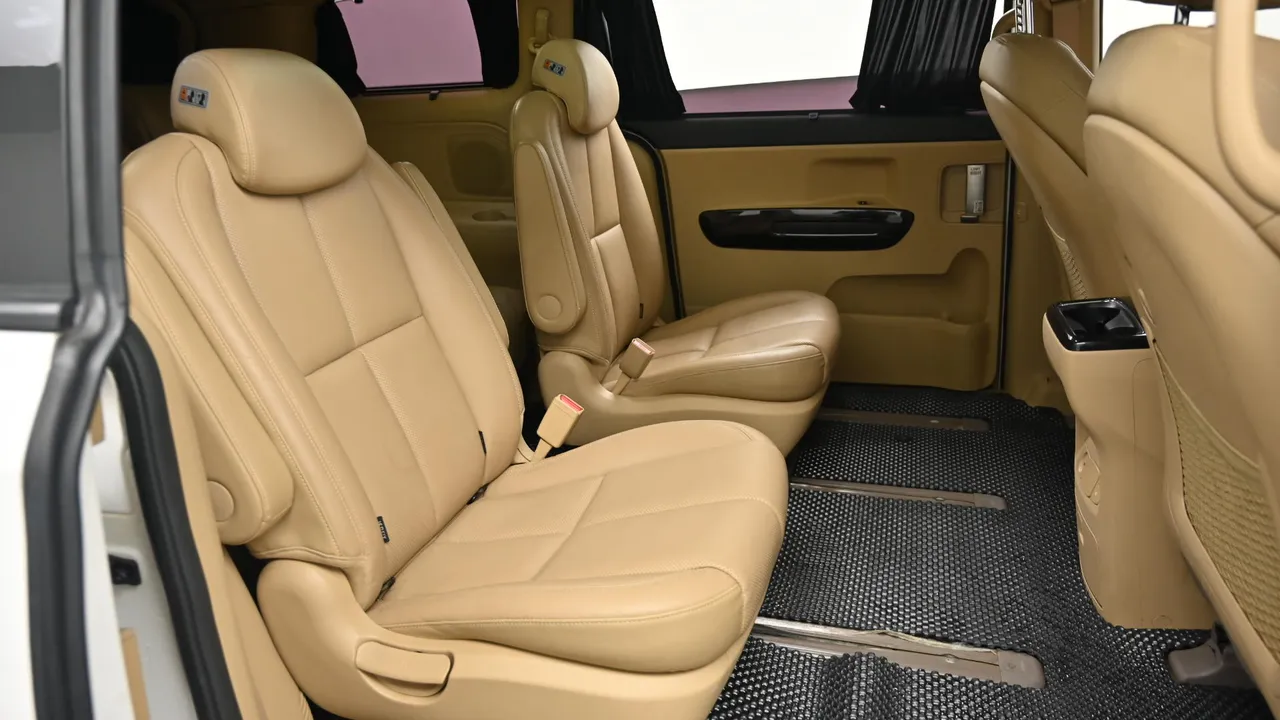 Kia Carnival — miniaturë 12