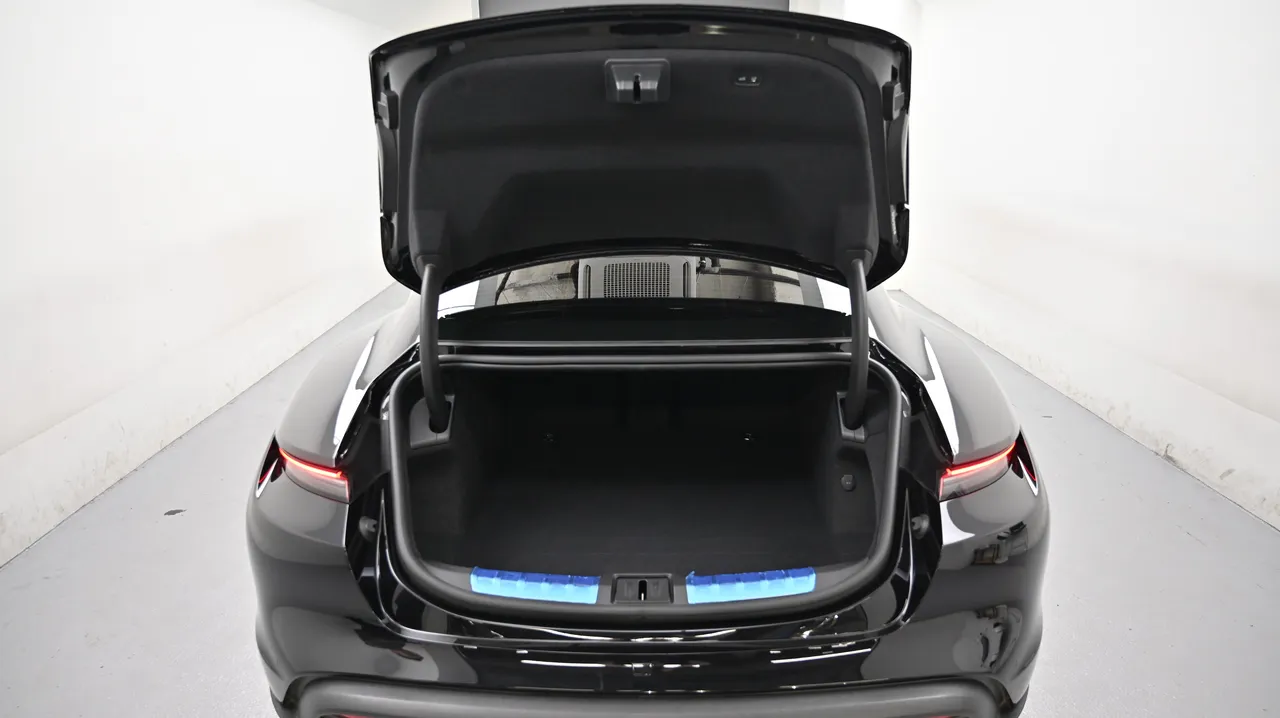 Porsche Taycan — miniaturë 19