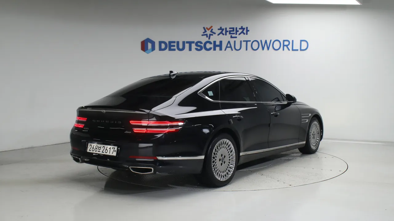 Genesis G80 — miniaturë 2