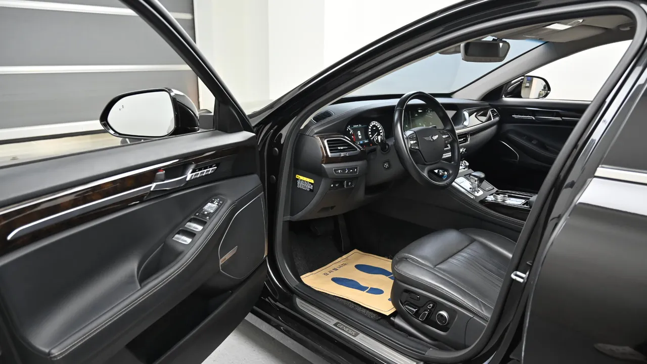 Genesis G90 — miniaturë 11