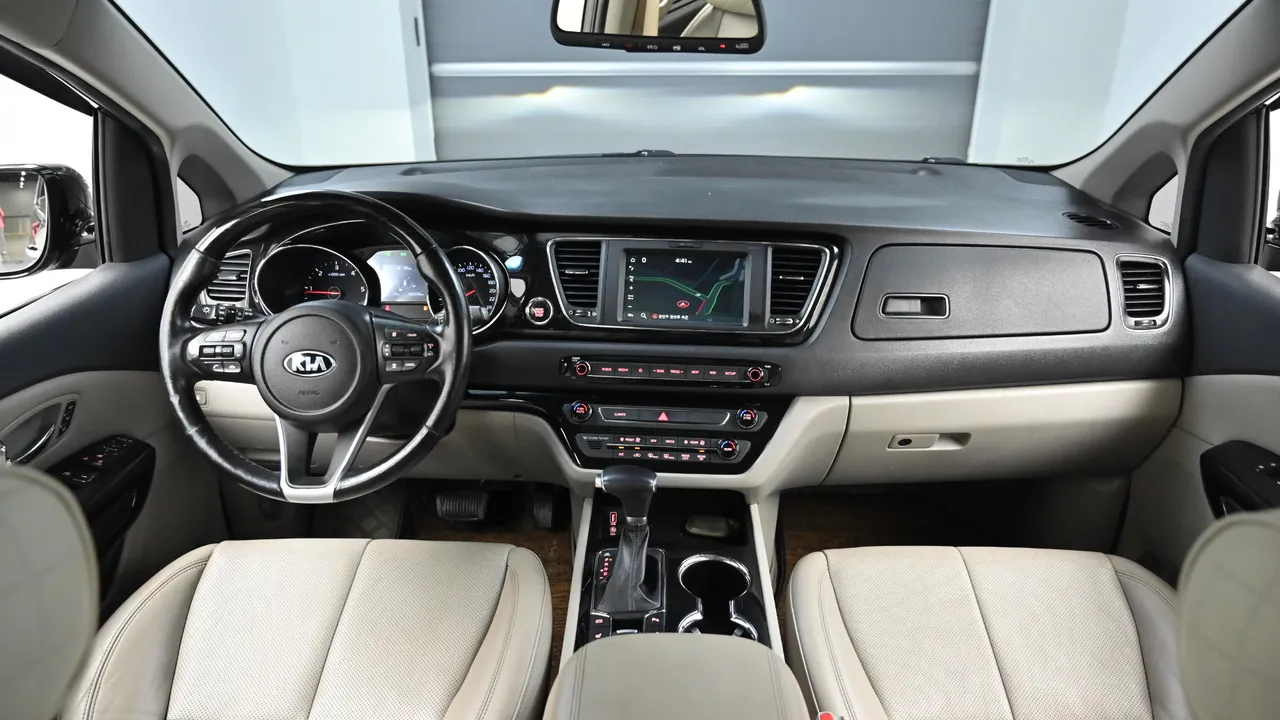 Kia Carnival — miniaturë 7