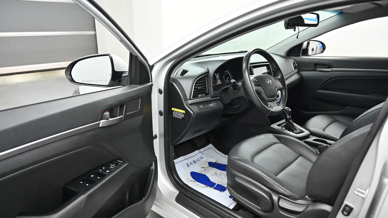 Hyundai Avante — miniaturë 11