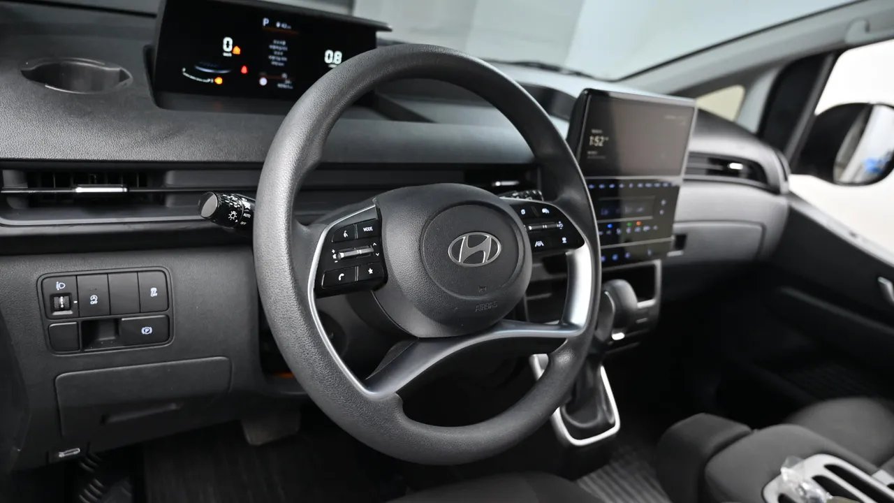 Hyundai Staria — miniaturë 13