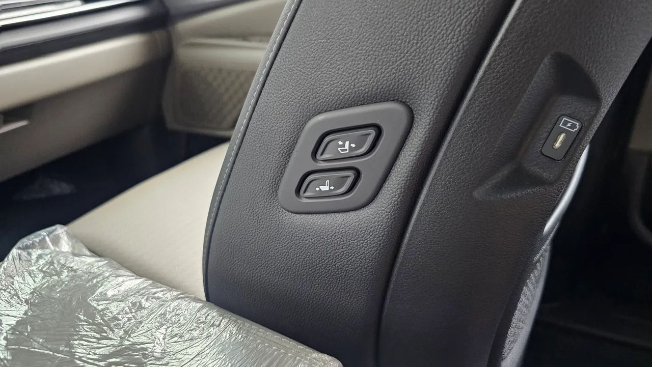 Kia Carnival — miniaturë 18
