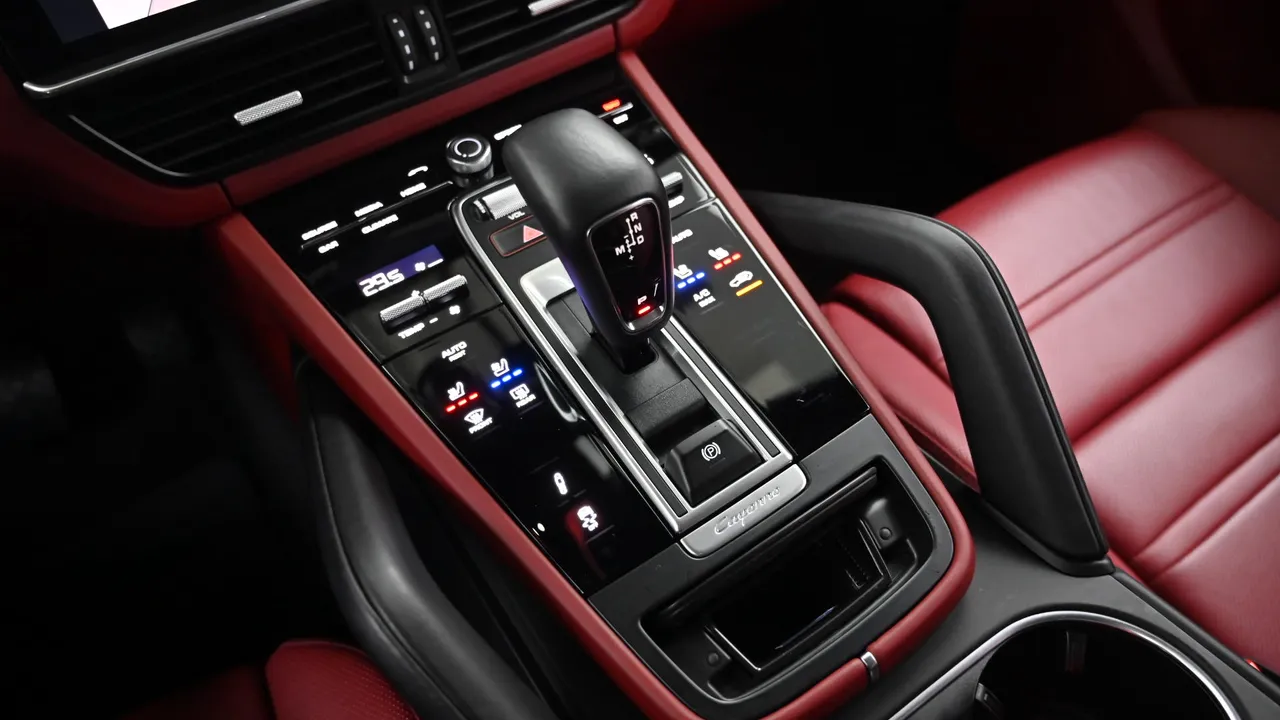 Porsche Cayenne — miniaturë 9