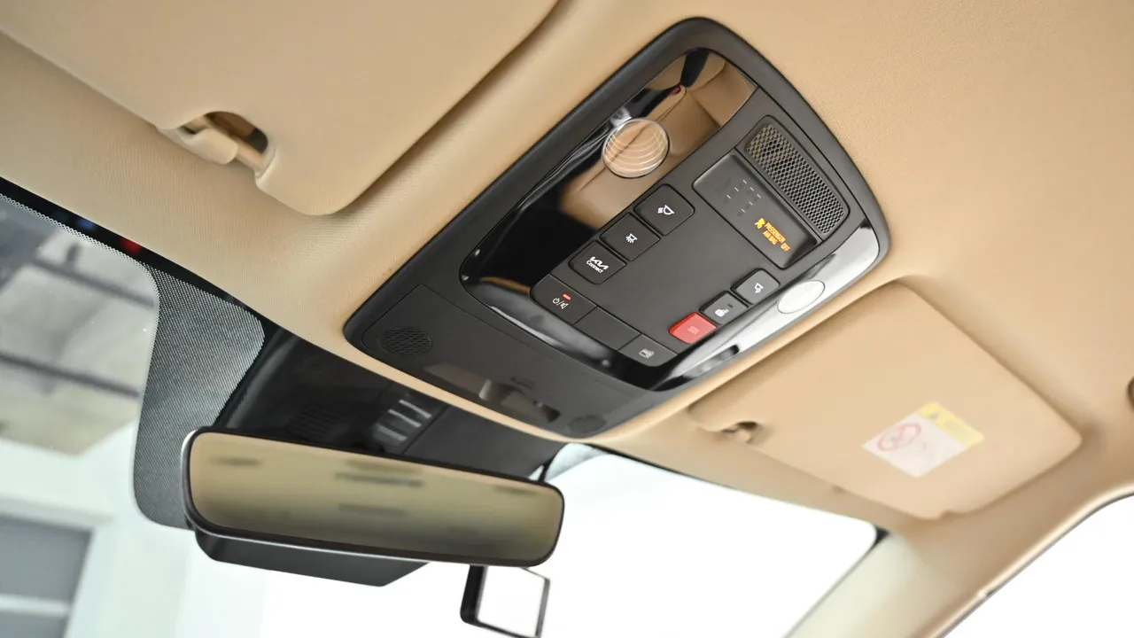 Kia Carnival — miniaturë 18