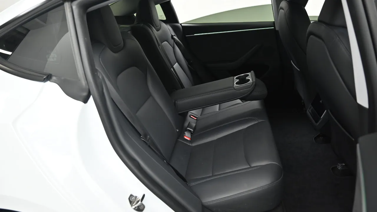 Tesla Model 3 — miniaturë 12
