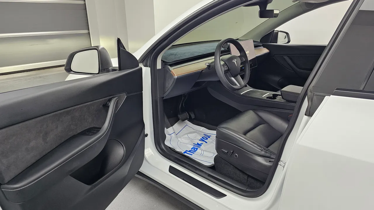Tesla Model Y — miniaturë 11
