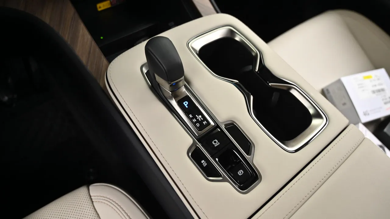 Lexus LM — miniaturë 9