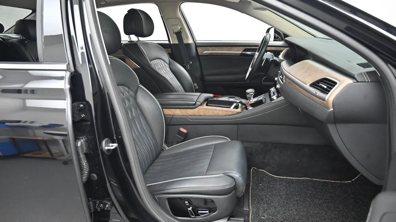 Genesis G90 — miniaturë 10