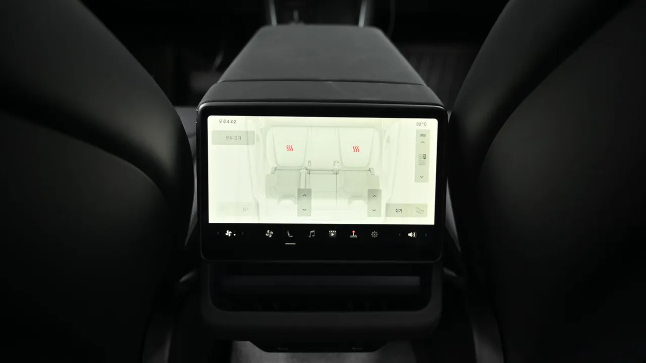 Tesla Model Y — miniaturë 16
