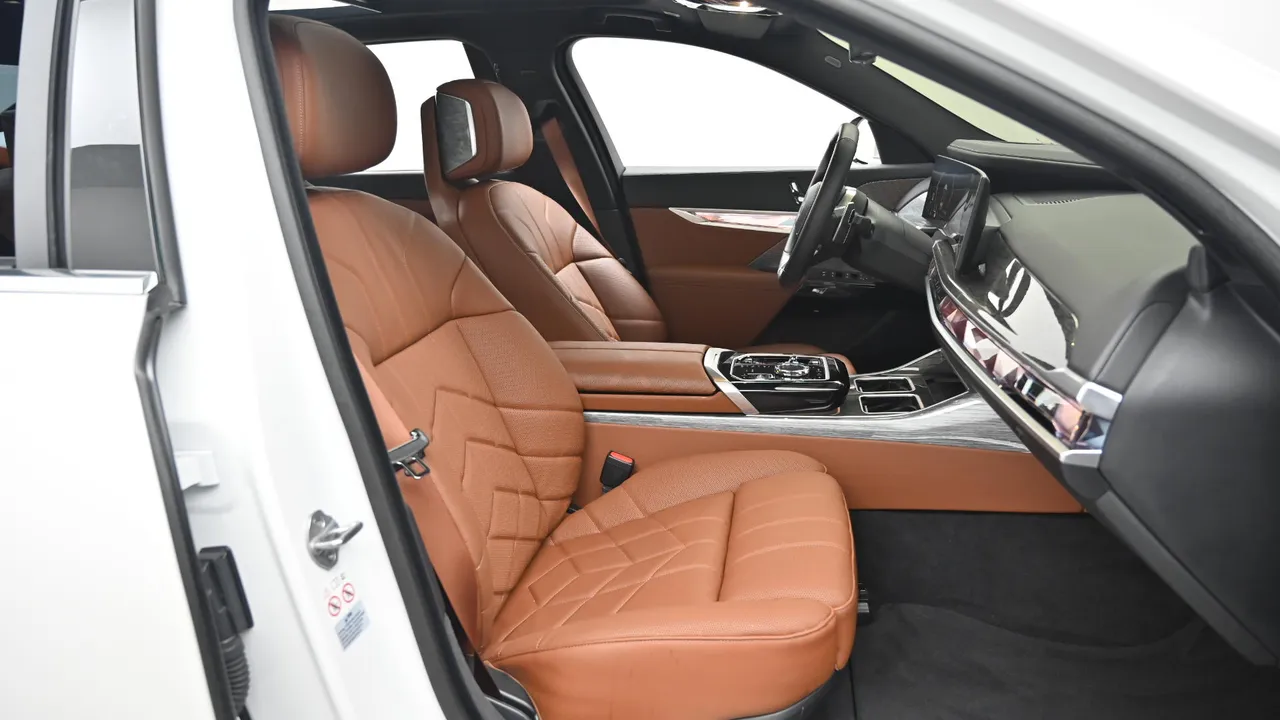 BMW 7er — miniaturë 10