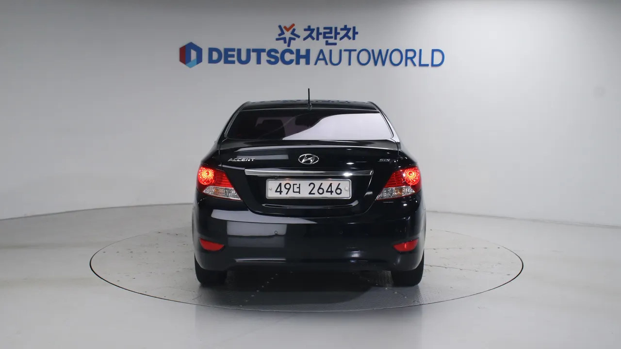 Hyundai Accent — miniaturë 4