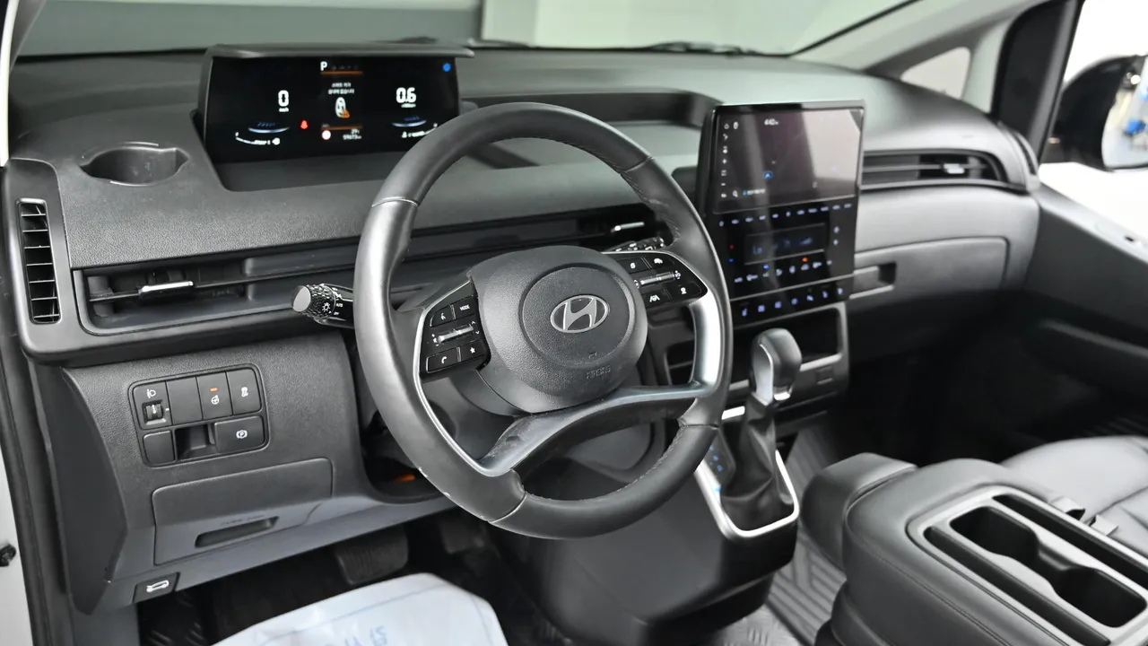 Hyundai Staria — miniaturë 13