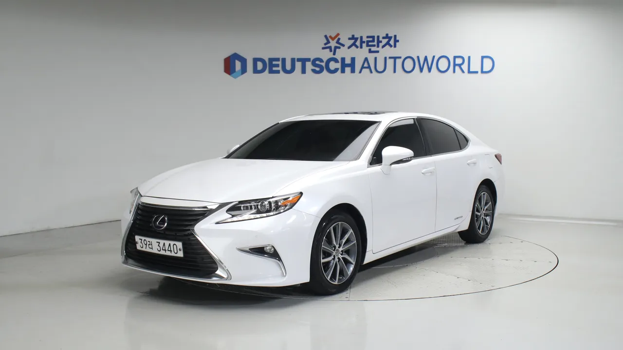 Lexus ES 300h 슈프림 — foto 1